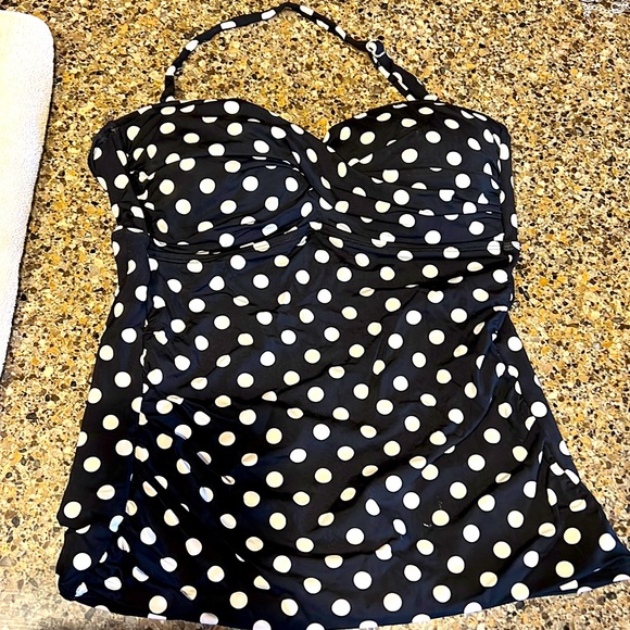 Apt. 9 Other - Womens swim top size medium